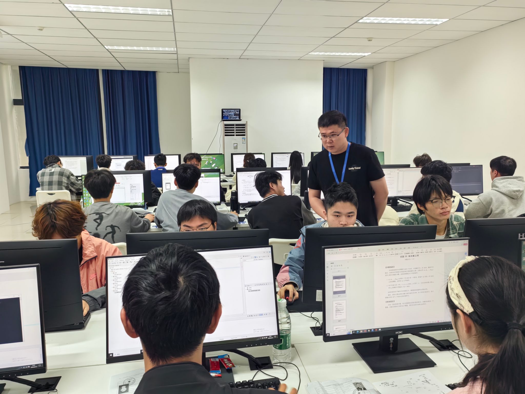 第十六屆藍(lán)橋杯省賽在重慶移通學(xué)院圓滿舉辦 雙校區(qū)聯(lián)動(dòng)，千余學(xué)子展信息科技風(fēng)采